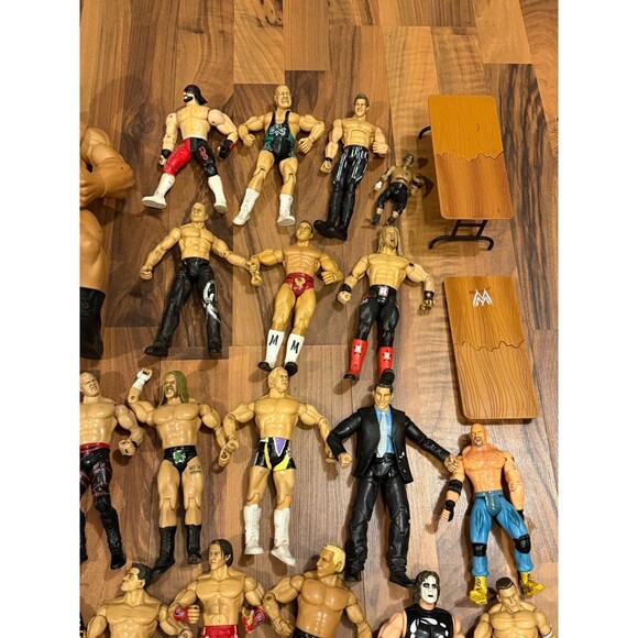 WWE wrestling lot of 34 action figures - Picture 5 of 12